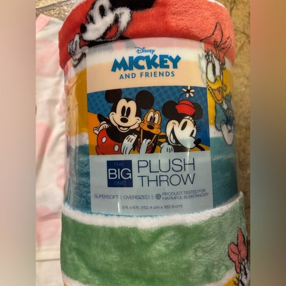 NWT *Bundle* Disney girls pajamas set and blanket sz 4T - Picture 7 of 7